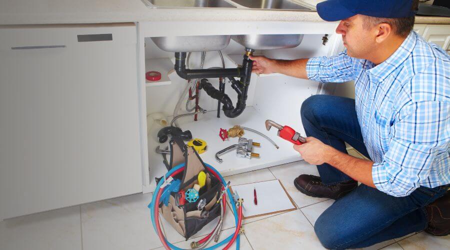Local water heater installation in Lewistown, IL